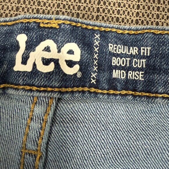 Lee Womens Size 18M Blue Regular Fit Boot Cut Mid Rise Jeans Denim - Picture 3 of 10